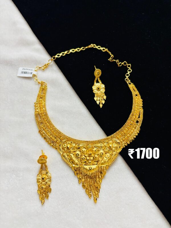 Kolkata Design Short Necklace 15
