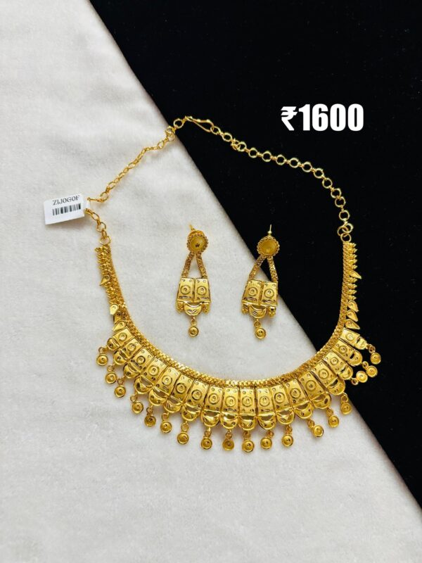 Irani Small Necklace 12