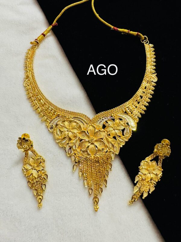 Short Necklace 2
